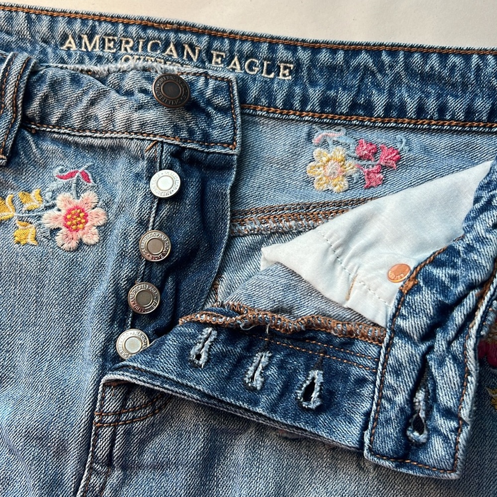 AEO Embroidered Denim Mini Skirt - size 4 - Picture 5 of 9